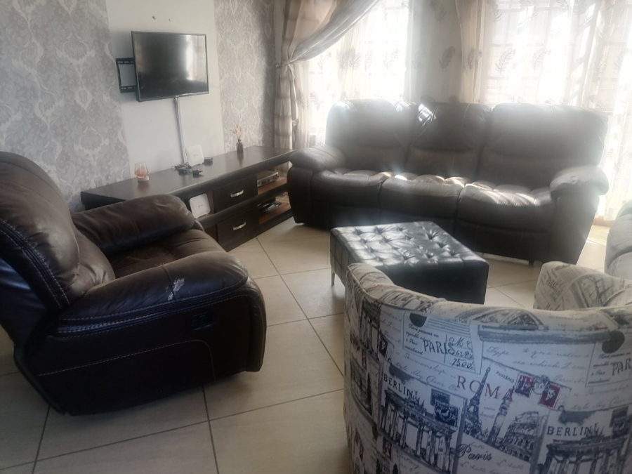 3 Bedroom Property for Sale in Vista Park Free State